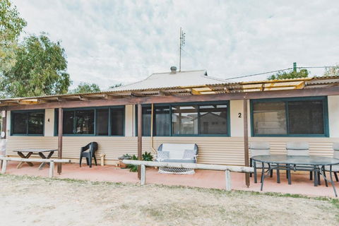 Dongara Hotel Motel - Holiday Great Ocean Road 4