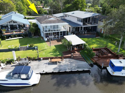 Dora Creek Stunning Modern Waterfront With Jetty Azure Reflections A Lakeside Retreat - Holiday Great Ocean Road 1