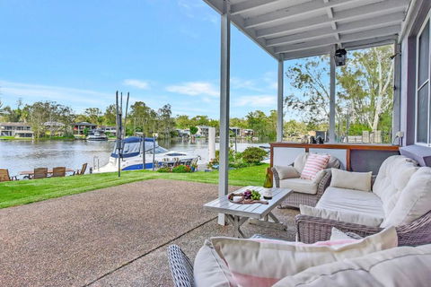 Dora Creek Stunning Modern Waterfront With Jetty Azure Reflections A Lakeside Retreat - Holiday Great Ocean Road 4
