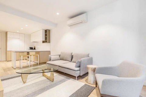 Effortless MinimalismCentral Southbank Apt Park - Holiday Great Ocean Road 1