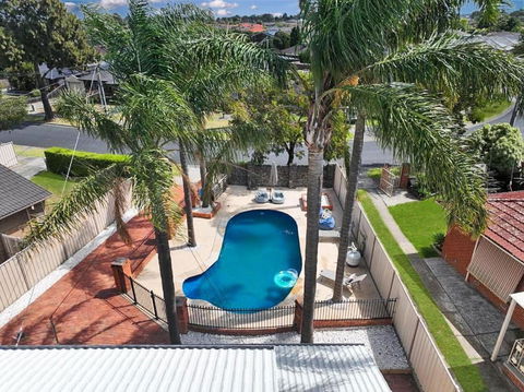 Evies White House Oasis I Pool & Close To Airport - Holiday Great Ocean Road 0