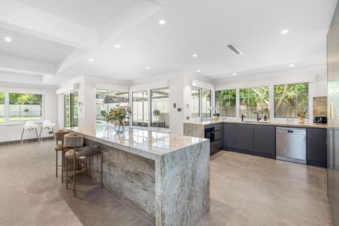 Exquisite Oasis Family Retreat - Holiday Great Ocean Road 0