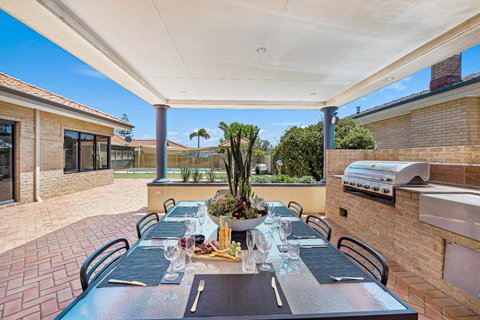 Fun In The Sun Pool Bliss & Ocean Views - Holiday Great Ocean Road 1