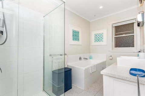 Golden Square Gold Class Guest House, Bendigo - Holiday Great Ocean Road 2