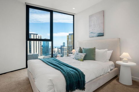 Gorgeous City Views 59th Floor 2BR With Pool & Gym - Holiday Great Ocean Road 0