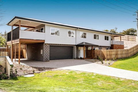 HALE KUPA Rye Beach House Spa Table Tennis - Holiday Great Ocean Road 1