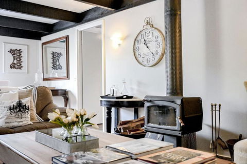 Halls Eclectic Hideaway Bowral - Holiday Great Ocean Road 0