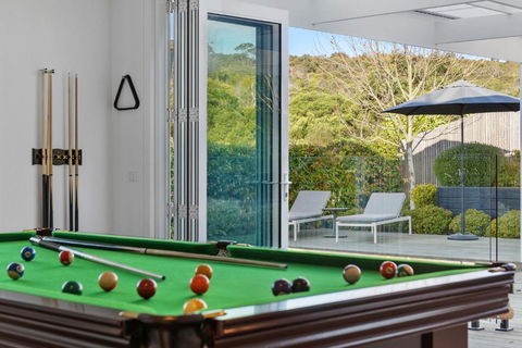 Hamptons Elegance Views Pool & Spa - Holiday Great Ocean Road 1