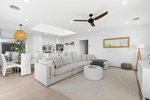 Hamptons Escape - Sleeps 9 - Holiday Great Ocean Road 2