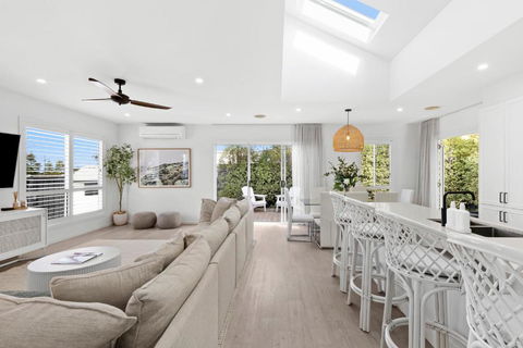 Hamptons Escape - Sleeps 9 - Holiday Great Ocean Road 0