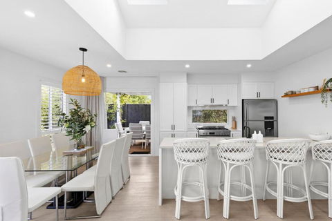 Hamptons Escape - Sleeps 9 - Holiday Great Ocean Road 3