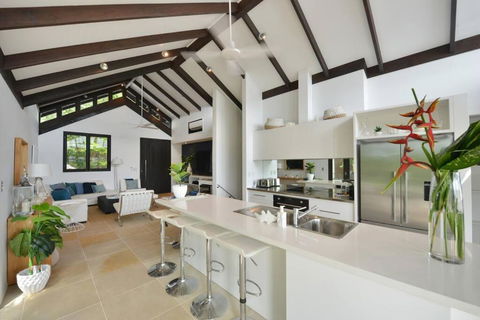 Hapuka - Luxury Villa With Stunning Views On Murphy St - Holiday Great Ocean Road 1