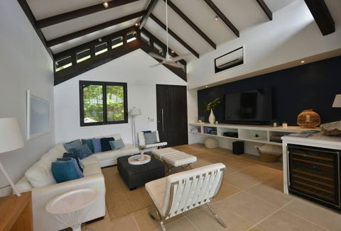 Hapuka - Luxury Villa With Stunning Views On Murphy St - Holiday Great Ocean Road 2