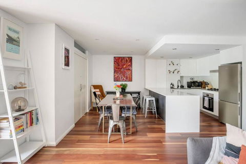 Harbourside At Woolloomooloo With Balcony Views - Holiday Great Ocean Road 0