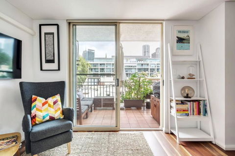Harbourside At Woolloomooloo With Balcony Views - Holiday Great Ocean Road 1