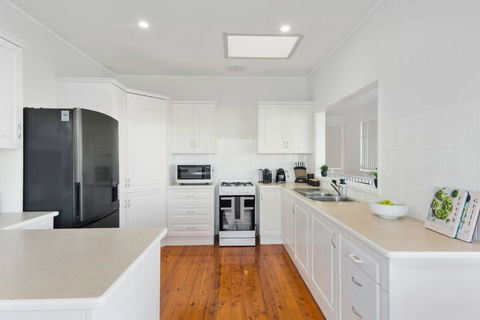 Harbourview Escape - Serene Shellharbour Family Stay - Holiday Great Ocean Road 3