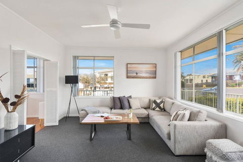 Harbourview Escape - Serene Shellharbour Family Stay - Holiday Great Ocean Road 2