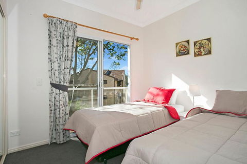 Harmony - A Desirable Area In Broadbeach - Holiday Great Ocean Road 3