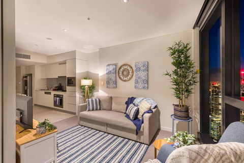 Hamptons Retreat On Level 77 Skytower - Holiday Great Ocean Road 3