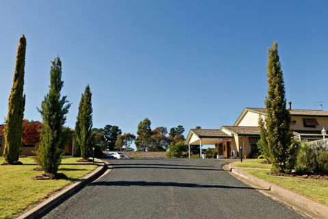 Hilltops Retreat Motor Inn - Holiday Great Ocean Road 0