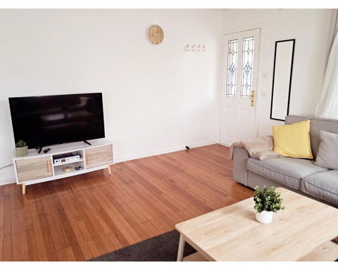 Holiday Home In Lakes Entrance! - Holiday Great Ocean Road 2