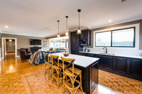 Hedge House - Luxury, Space, Style, Great Location - Holiday Great Ocean Road 1