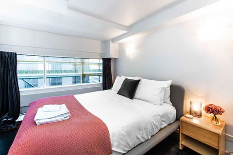 Heritage Charm Meets Modern Comfort In Melbourne - Holiday Great Ocean Road 3