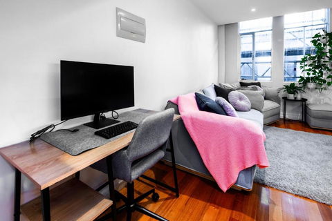 Heritage Charm Meets Modern Comfort In Melbourne - Holiday Great Ocean Road 1