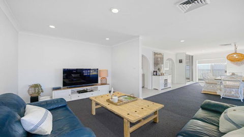 Hibbard Waterfront Escape - Holiday Great Ocean Road 3