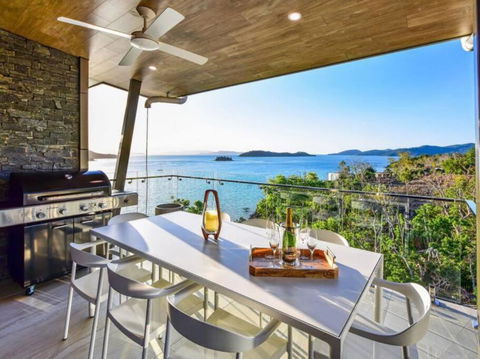 Hidden Cove 17, Hamilton Island - - Free Buggy Included - Holiday Great Ocean Road 0
