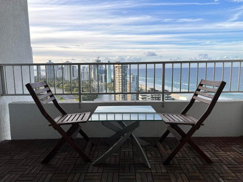 High Level Spacious Ocean View Apt At Surfers - Holiday Great Ocean Road 0