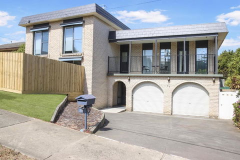 Highton Accommodation (Geelong) - Holiday Great Ocean Road 1