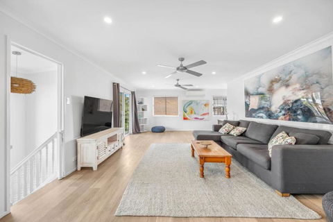 Hillcrest House - A Poolside Retreat On The Coast - Holiday Great Ocean Road 1