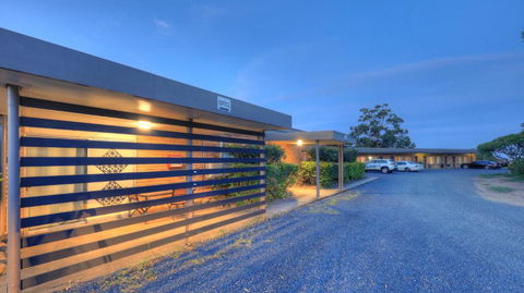 Hilldrop Motor Inn - Holiday Great Ocean Road 2