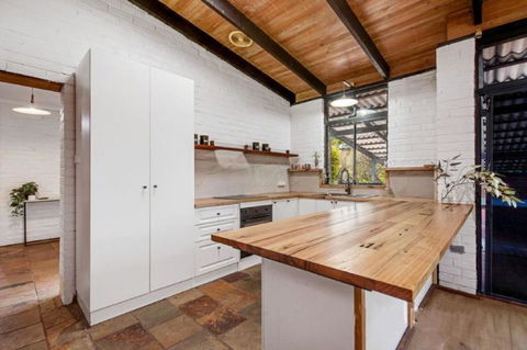 Hillside Retreat- Your Tranquil Home Away - Holiday Great Ocean Road 1