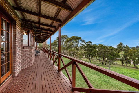 Hilltop Retreat, Water Views - Holiday Great Ocean Road 2