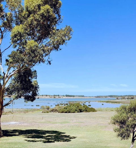 Hilltop Riverview Retreat - Holiday Great Ocean Road 0
