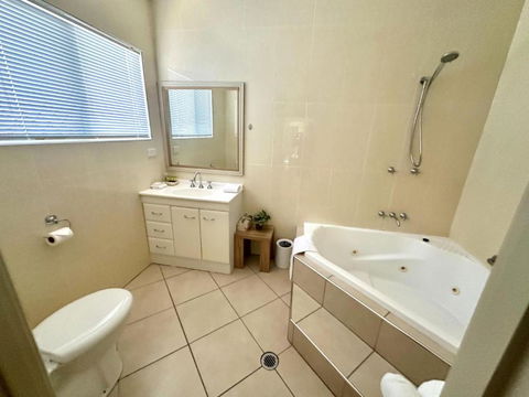 Hinchinbrook Resorts Management Pty Ltd - Holiday Great Ocean Road 2