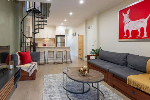 Hip Inner-City Living In Vibrant Erskineville - Holiday Great Ocean Road 0