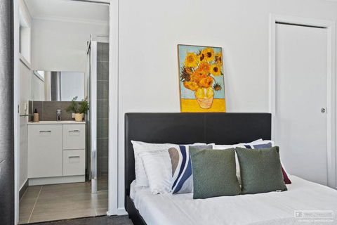 Hobart 4 Bedroom Cosy Stayz - Holiday Great Ocean Road 1