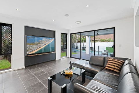 Holiday Paradise 4BR Pool BBQ Parking Near Mall N Park - Holiday Great Ocean Road 0