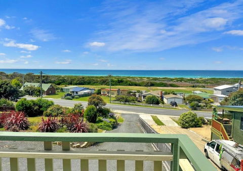 Home @ Scamander Beach - Holiday Great Ocean Road 0
