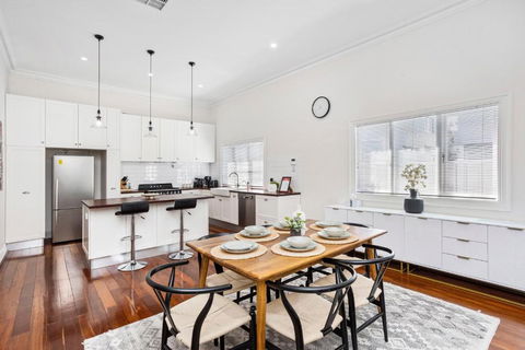 Hyde & Seek Family Stay - Sleeps 6 - Holiday Great Ocean Road 0