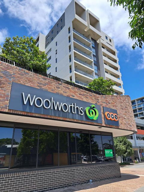 Hurstville Luxe 1BR Above Shops & Nr Train, Game Console & Free Netflix - Holiday Great Ocean Road 0