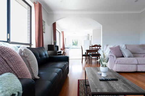 Homely Hideaway With Parking & WiFi - Holiday Great Ocean Road 0