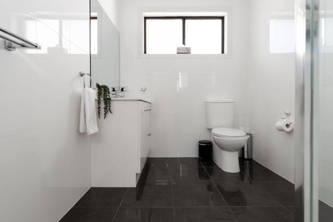 Homely Hideaway With Parking & WiFi - Holiday Great Ocean Road 3