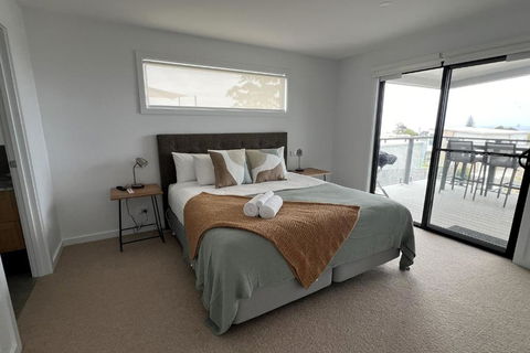 HORIZON AT BINALONG BAY With Accessability Features - Holiday Great Ocean Road 1