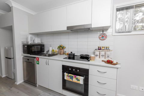 House By Lavender Lane - Forest Views, FREE Parking - Holiday Great Ocean Road 3