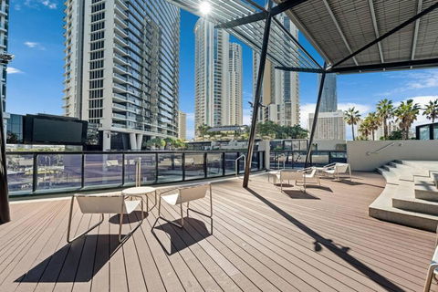 Huge Circle On Cavill 2 BRM Sleeps 6 - Optimise BNB - Holiday Great Ocean Road 2