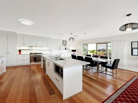 Huge Luxury Home! Mount Waverley - Holiday Great Ocean Road 1